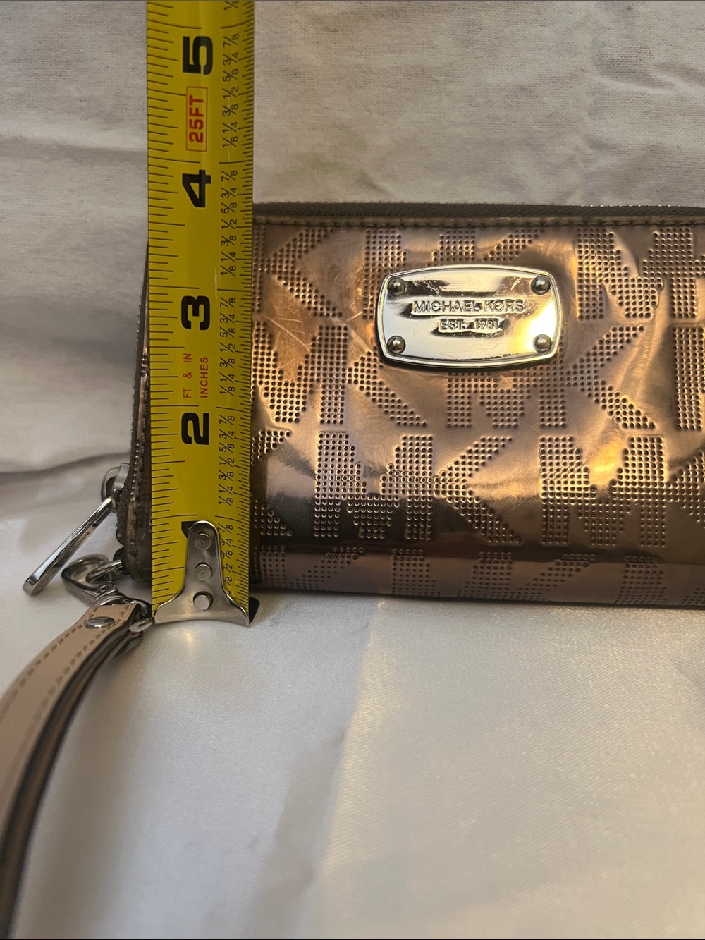 Michael Kors wristlet - Picture 10 of 10